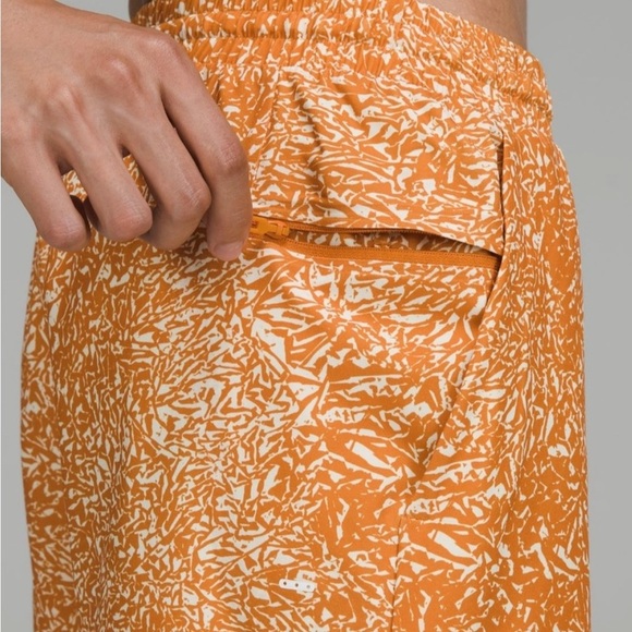 Lululemon Pool Short 7” (Crunch Max Lemon Sorbet Autumn Orange) XL - Picture 2 of 8